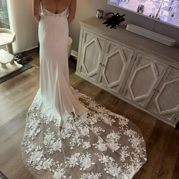 Alena Leena garden rose wedding dress - Picture 10 of 11